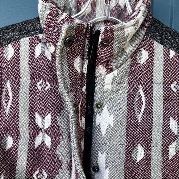 STACCATO GRAY BURGUNDY PUFFER VEST SIZE SMALL - Picture 7 of 11